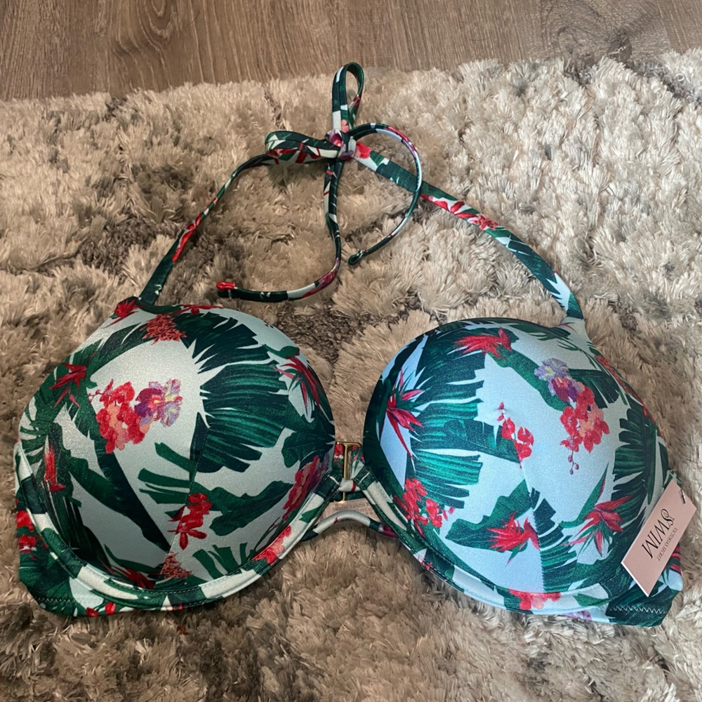 Victoria’s Secret Swim Top NWT